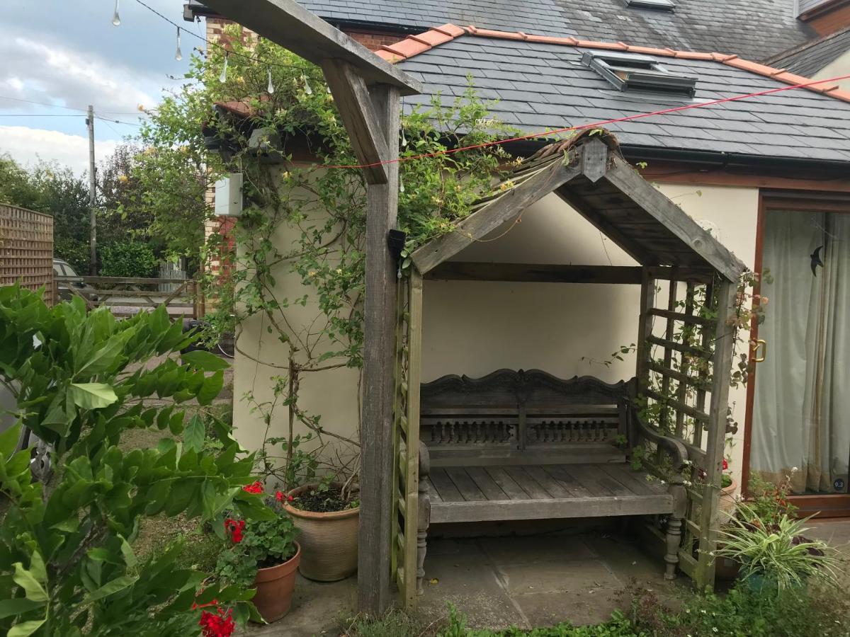 Primrose Villa Self Catering Bnb Monmouth Exterior photo